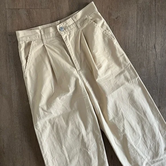 Levi’s Premium 100% Cotton High Loose Pleated Pants - Cream Beige - Size 25 - Picture 4 of 13